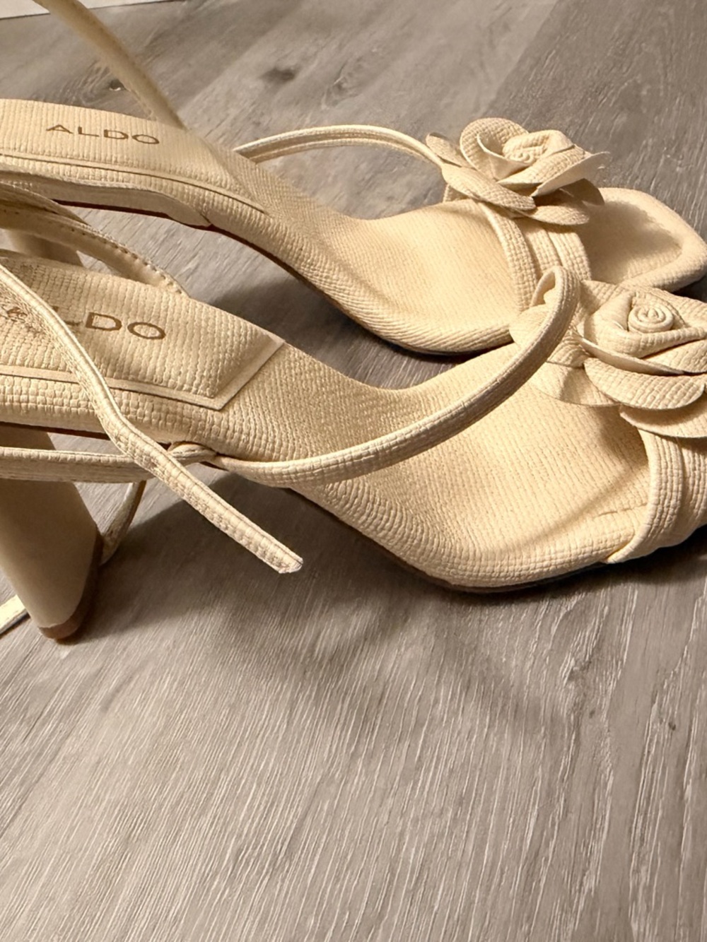 ALDO Women's Beige Floral Strap Sandals - Picture 4 of 4